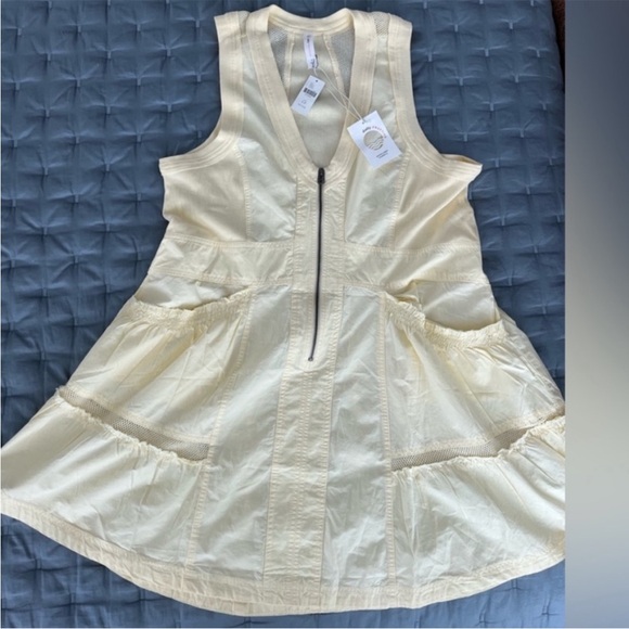 NWT Anthropologie Canary Yellow Petite Large dress - Picture 6 of 9